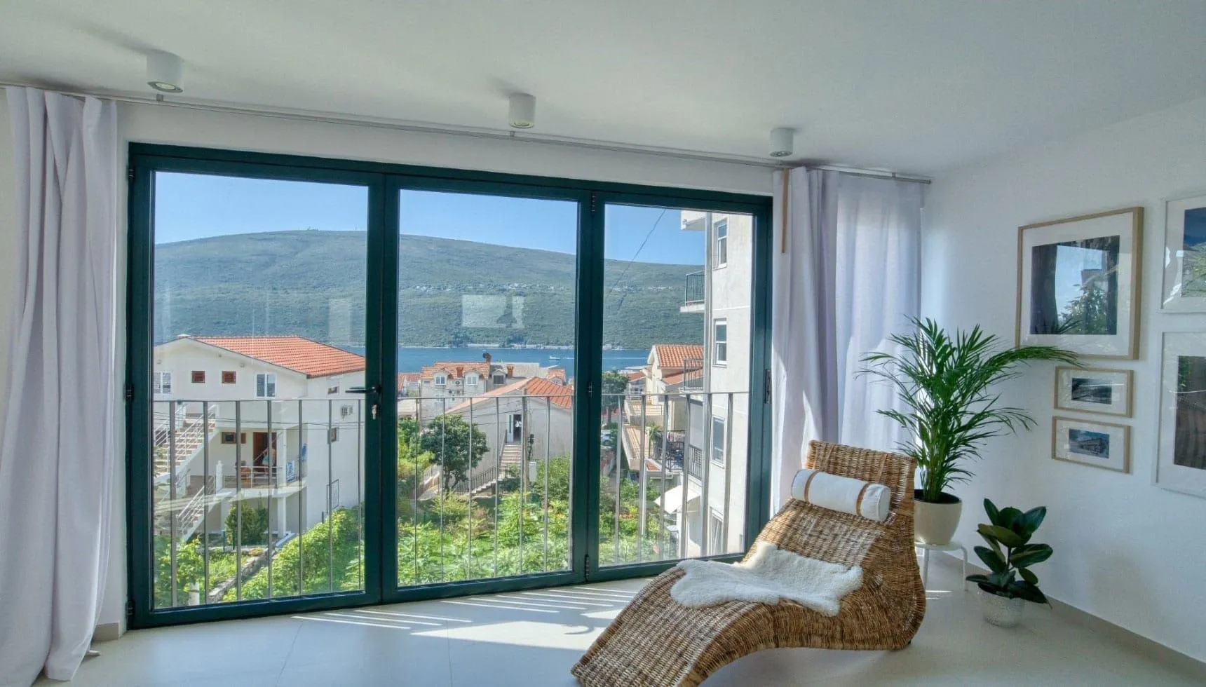 Prodaja, dvosoban stan, 80m², Đenovići, Herceg Novi