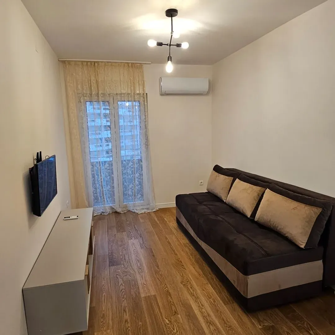 Izdavanje, jednosoban stan, 42m², City Kvart, Podgorica