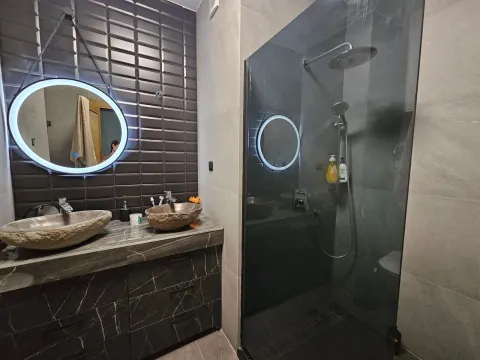 Sale, one bedroom apartment, 170m², Budva, Crna Gora - image 8