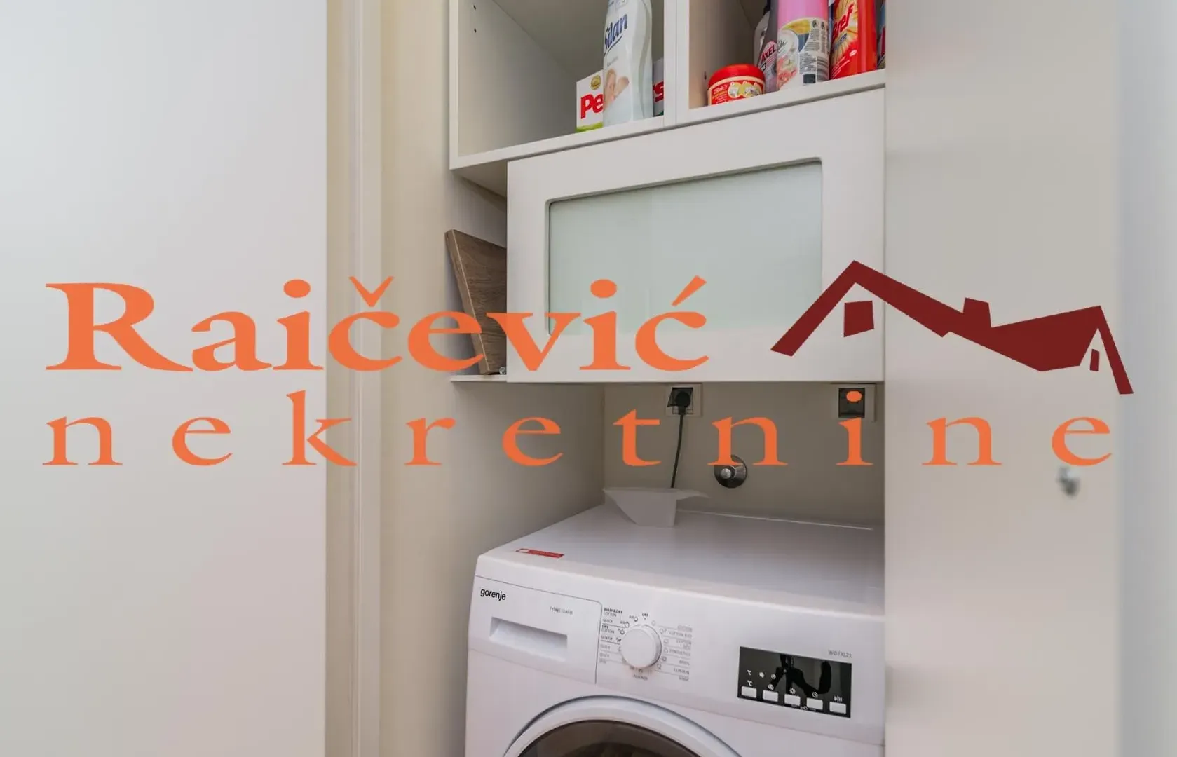 Izdavanje, trosoban stan, 90m², Savski Venac, Beograd