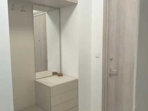 Izdavanje, dvosoban stan, 70m², Central Point, Podgorica - image 14