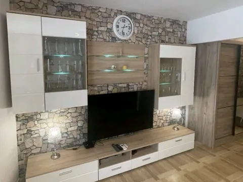 Rent, one bedroom apartment, 42m², Bečići, Budva - image 3