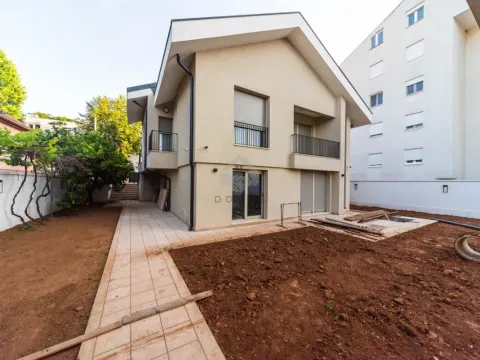 Izdavanje, kuća, 280m², Stari Aerodrom, Podgorica - image 7