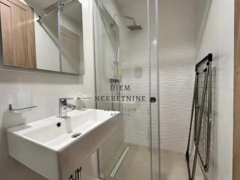 Izdavanje, dvosoban stan, 77m², Master Kvart, Podgorica - image 9