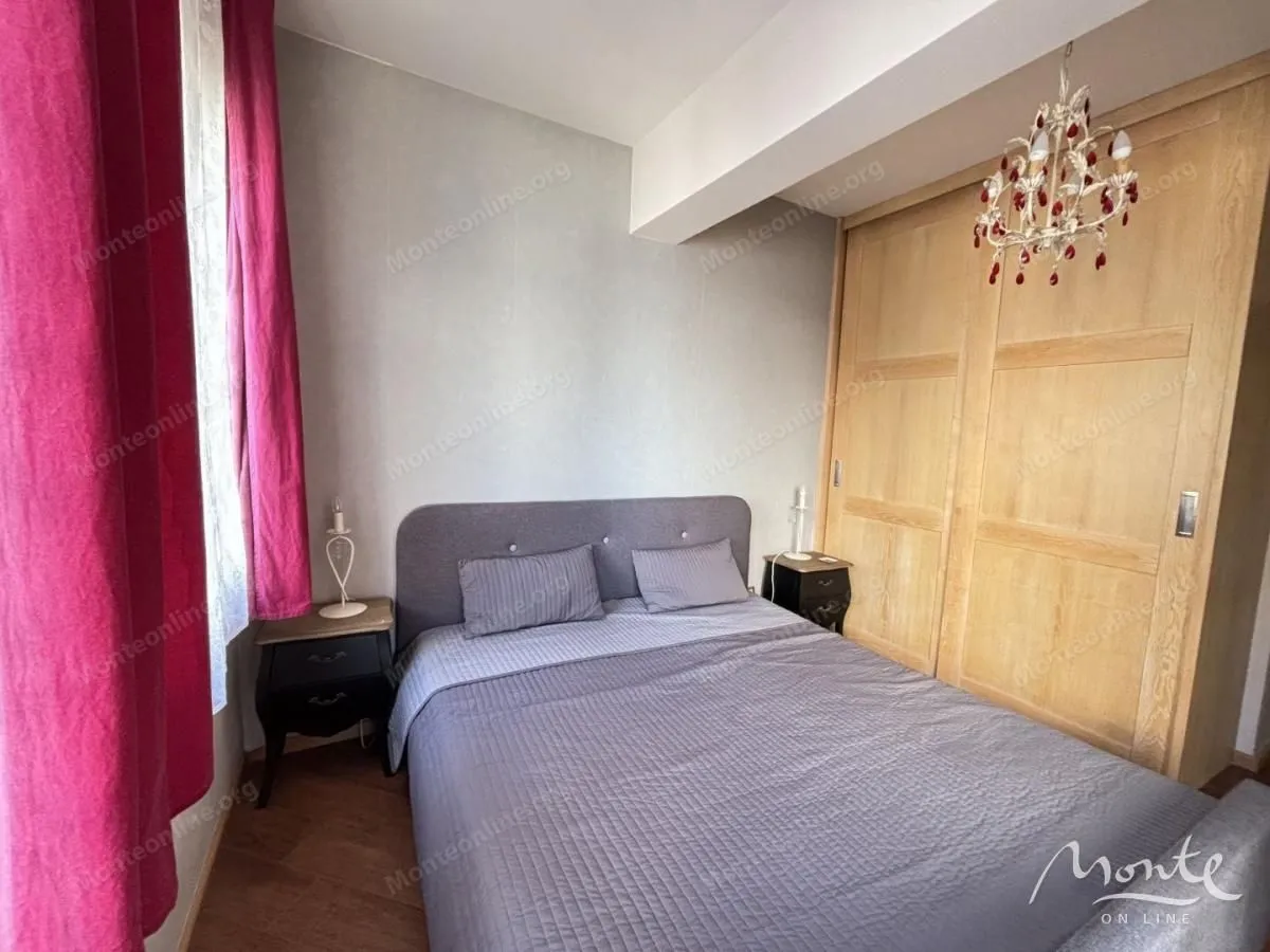 Prodaja, dvosoban stan, 106m², Dobrota, Kotor