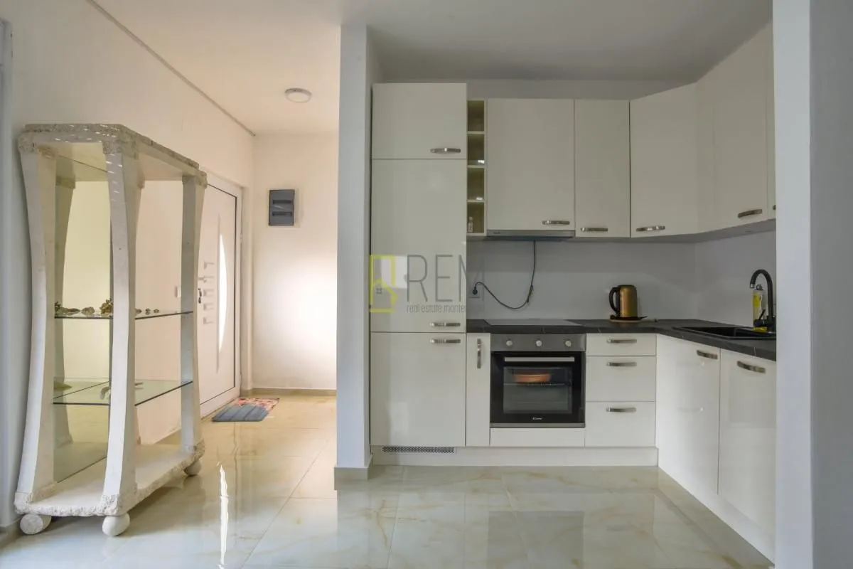 Sale, house, 200m², Donji Štoj, Ulcinj