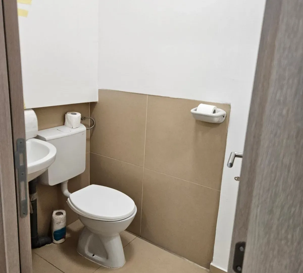 Rent, office space, 18m², Preko Morače, Podgorica