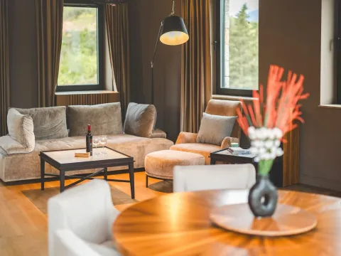 Rent, house, 520m², Đuraševići, Tivat - image 17