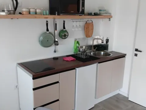 Izdavanje, garsonjera, 35m², Šušanj, Bar - image 4