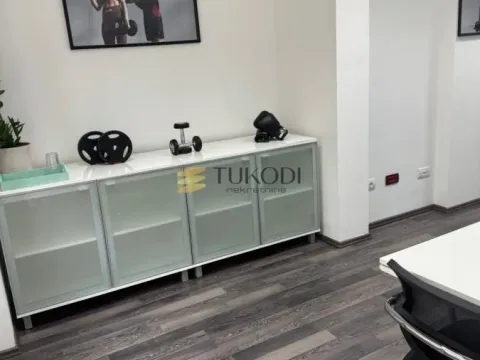 Izdavanje, poslovni prostor, 780m², Novo naselje, Novi Sad - image 11