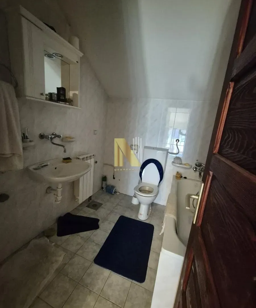 Prodaja, kuća, 219m², Petrovaradin, Novi Sad