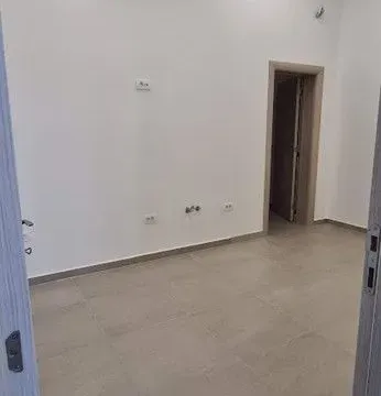 Rent, office space, 120m², Blok 6, Podgorica - image 2