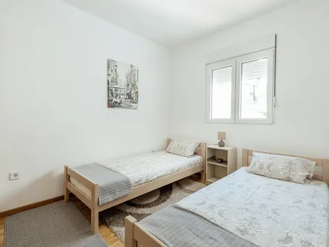 Rent, two bedroom apartment, 60m², Meljine, Herceg Novi - image 8