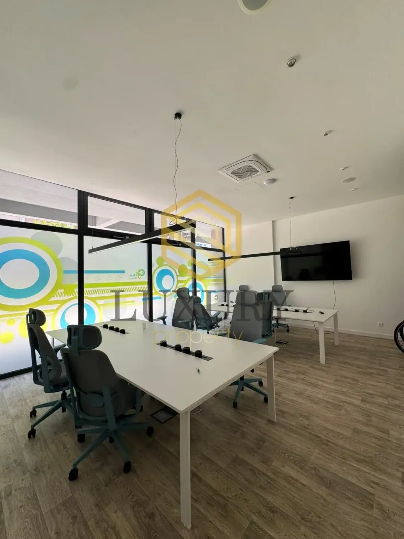 Rent, office space, 140m², Master Kvart, Podgorica