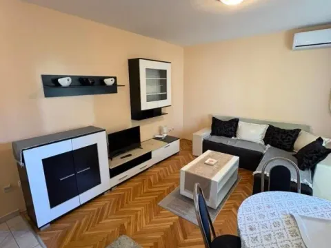 Izdavanje, garsonjera, 28m², Grbavica, Novi Sad Sve Podlokacije - image 8