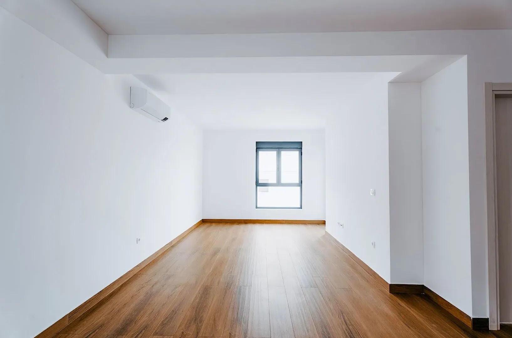 Izdavanje, ugostiteljski objekat, 1600m², Budva, Crna Gora