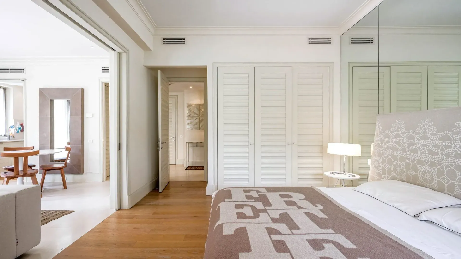 Prodaja, jednosoban stan, 68m², Tivat, Crna Gora