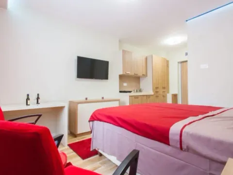 Izdavanje, garsonjera, 30m², Preko Morače, Podgorica