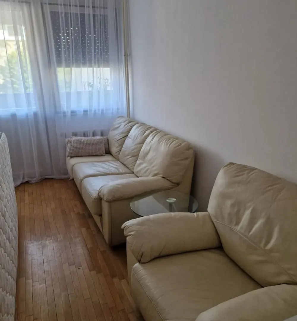Izdavanje, četvorosoban stan, 100m², Vračar Hram, Vračar Sve Podlokacije