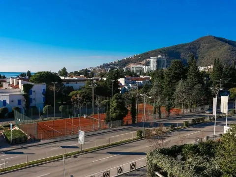 Prodaja, jednosoban stan, 61m², Centar, Budva