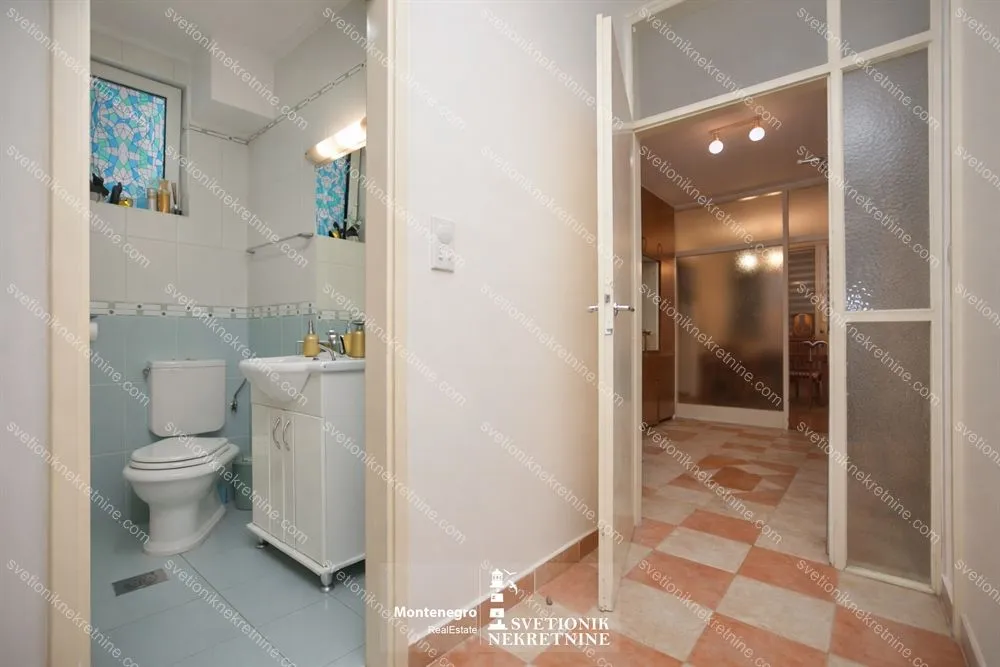 Prodaja, trosoban stan, 100m², Topla, Herceg Novi