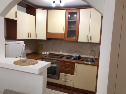 Rent, one bedroom apartment, 58m², Budva, Crna Gora - image 6