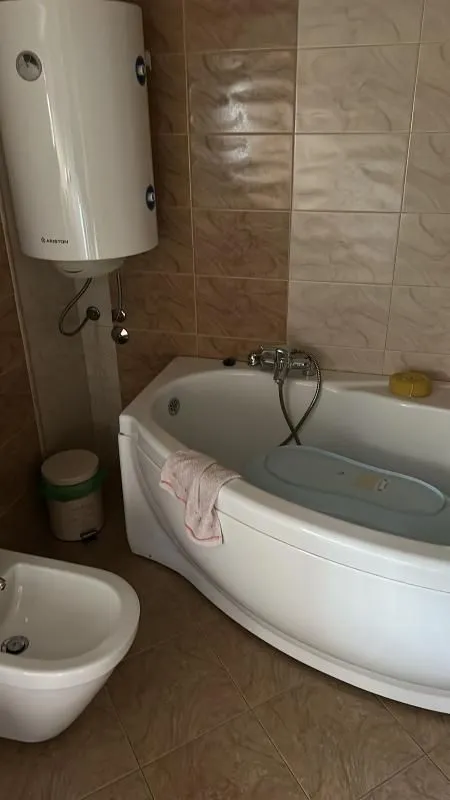 Sale, house, 600m², Golubovci, Podgorica