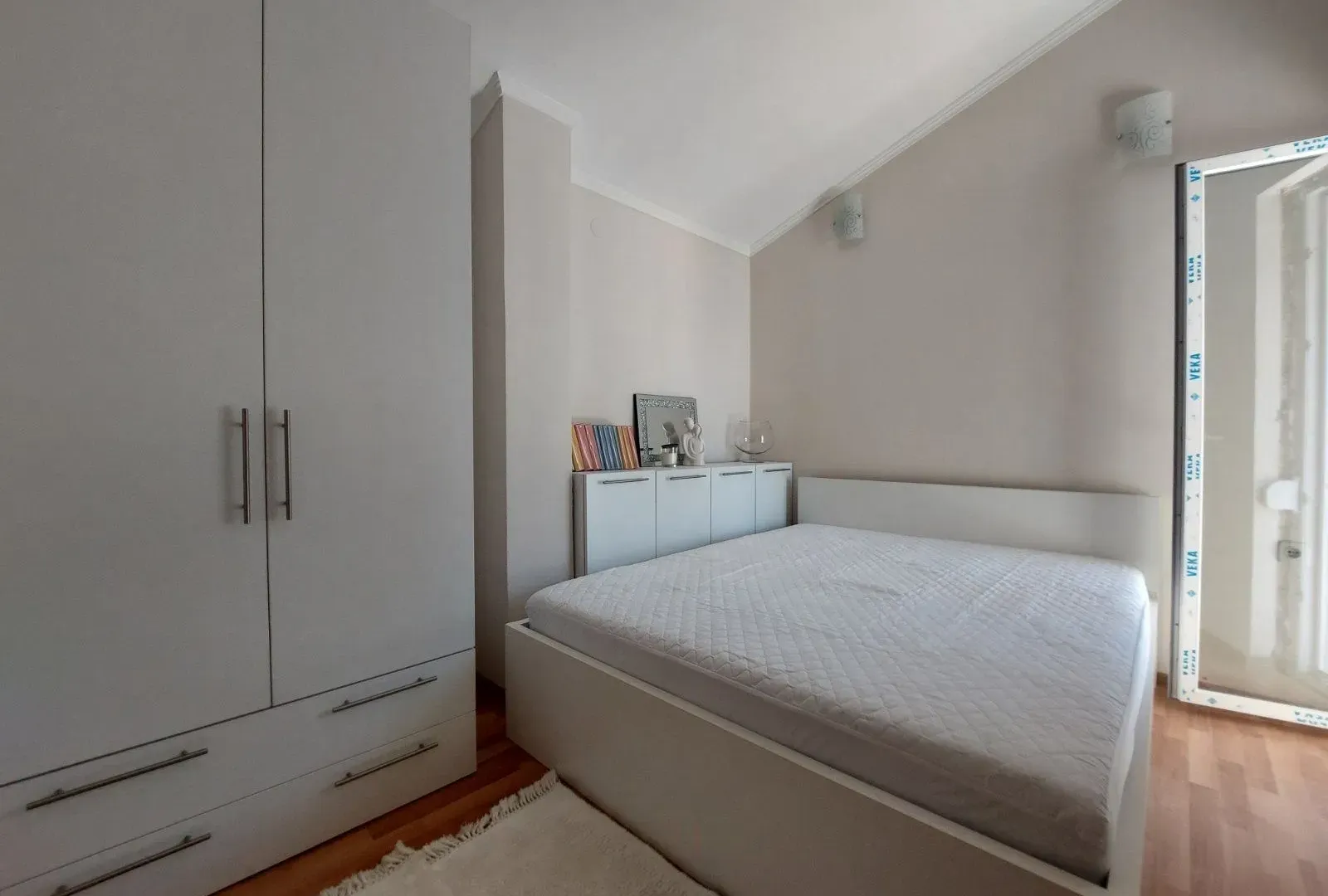 Rent, one bedroom apartment, 70m², Škaljari, Kotor