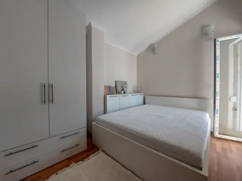 Rent, one bedroom apartment, 70m², Škaljari, Kotor - image 6
