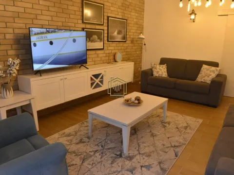 Izdavanje, dvosoban stan, 100m², Seljanovo, Tivat - image 7