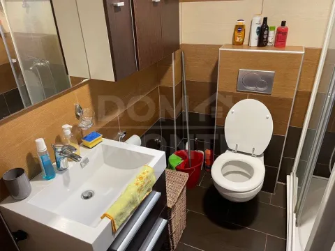 Rent, two bedroom apartment, 70m², Tivat, Crna Gora - image 5