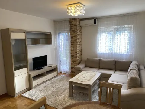 Rent, one bedroom apartment, 45m², Stari Aerodrom, Podgorica - image 1
