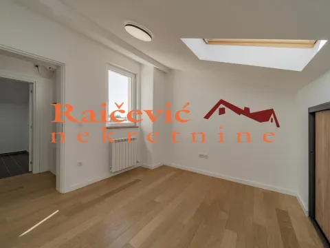 Prodaja, četvorosoban stan, 135m², Pančevo, Srbija - image 12