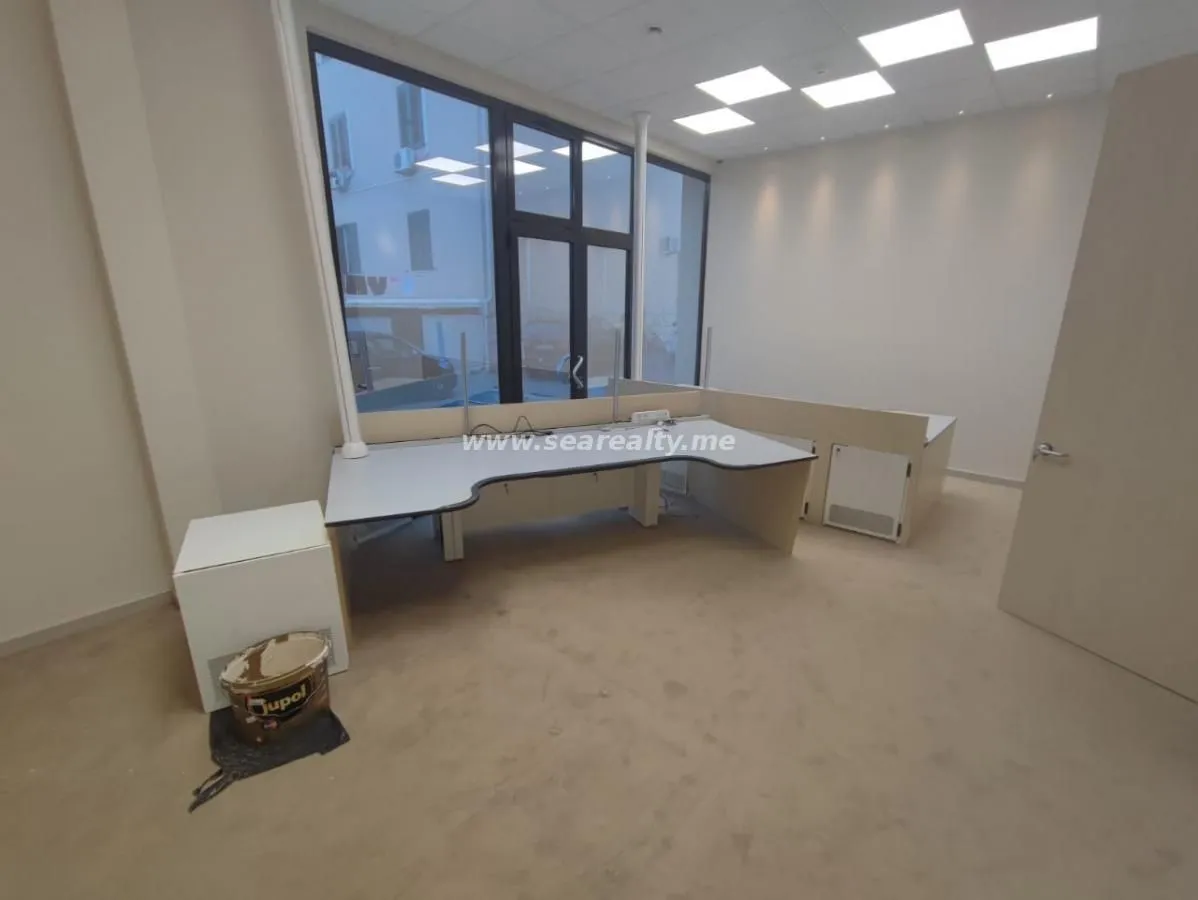 Rent, office space, 220m², Centar, Tivat