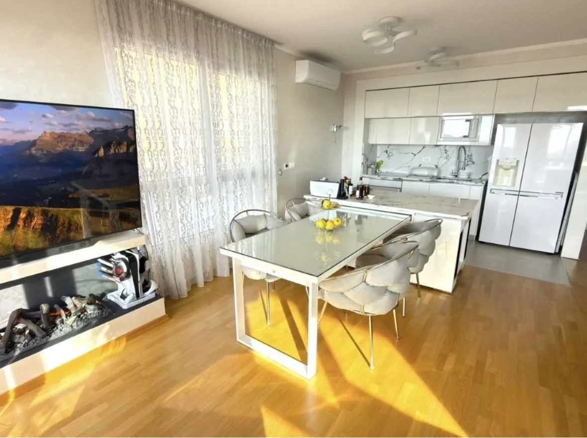 Prodaja, trosoban stan, 463m², Bečići, Budva