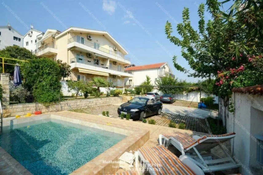 Prodaja, dvosoban stan, 72m², Đenovići, Herceg Novi