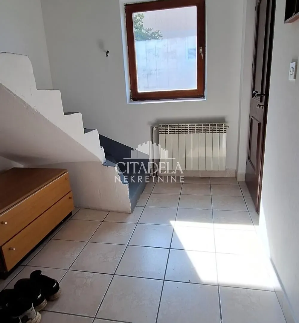 Sale, house, 300m², Kaludjerica, Grocka