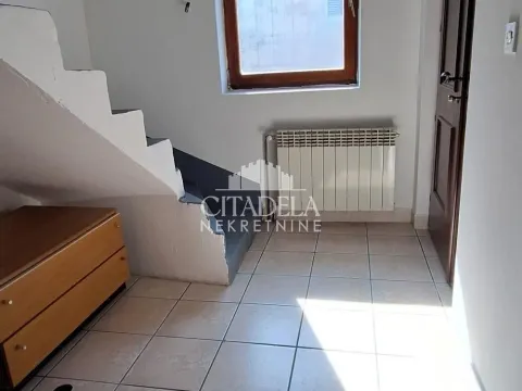 Prodaja, kuća, 400m², Kaludjerica, Grocka - image 8