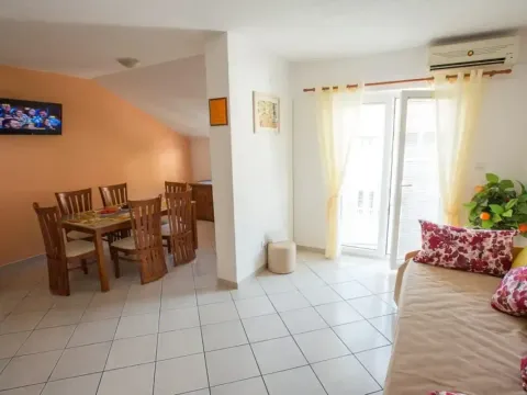 Sale, two bedroom apartment, 70m², Budva, Crna Gora - image 3
