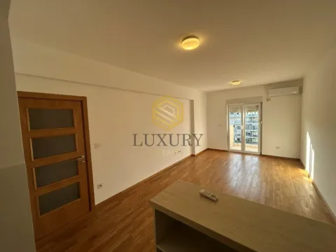Rent, two bedroom apartment, 65m², Stari Aerodrom, Podgorica - image 11