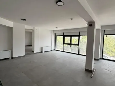 Rent, office space, 550m², Medijana, Niš - image 2