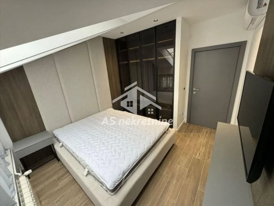 Rent, three bedroom apartment, 100m², Savski Venac, Beograd
