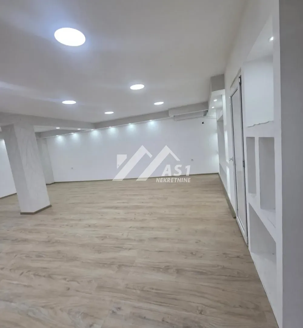 Rent, office space, 400m², Karagača, Petrovaradin