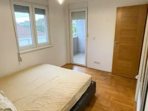 Izdavanje, dvosoban stan, 70m², Zagorič, Podgorica - image 3