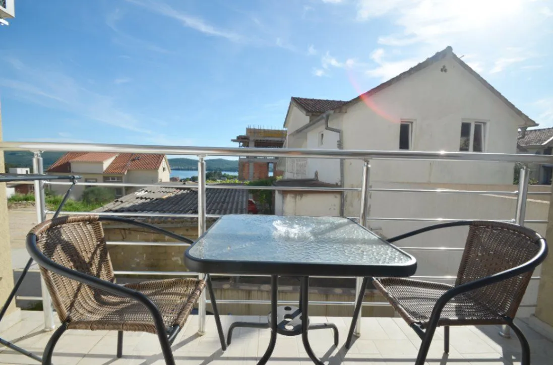 Rent, one bedroom apartment, 45m², Kava, Tivat