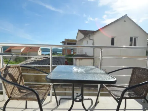 Rent, one bedroom apartment, 45m², Kava, Tivat