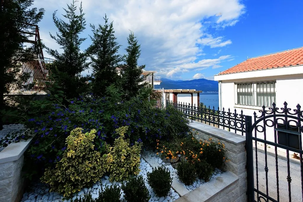 Prodaja, kuća, 283m², Krašići, Tivat