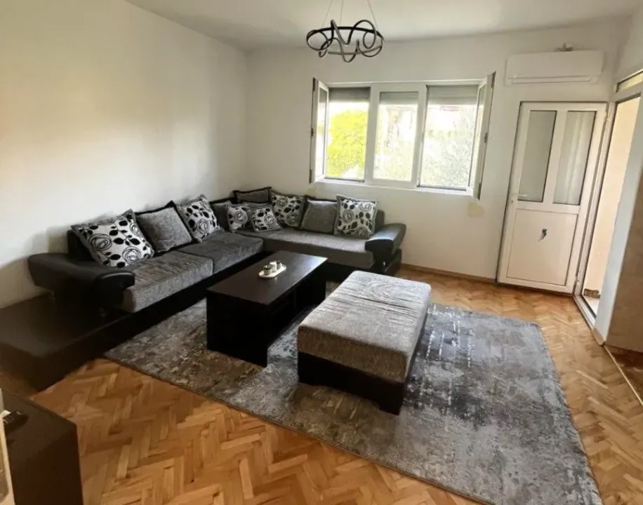 Izdavanje, dvosoban stan, 70m², Masline, Podgorica