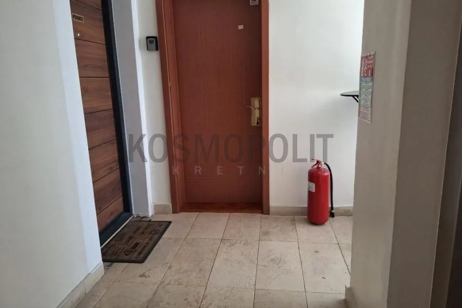 Prodaja, četvorosoban stan, 137m², Autokomanda, Voždovac Sve Podlokacije