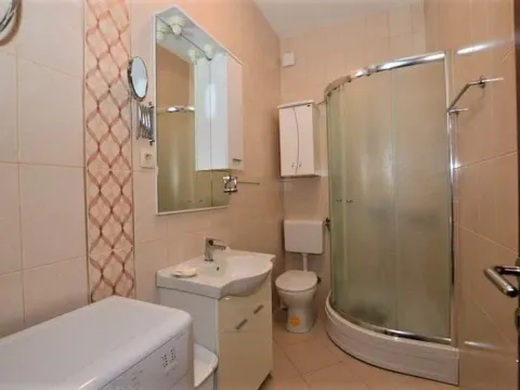 Rent, one bedroom apartment, 50m², Kumbor, Herceg Novi - image 2